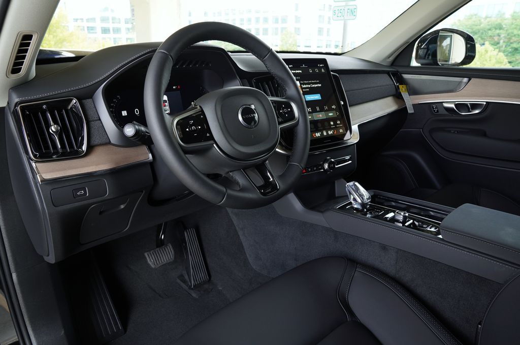 2026 Volvo XC90 Plus - Photo 11