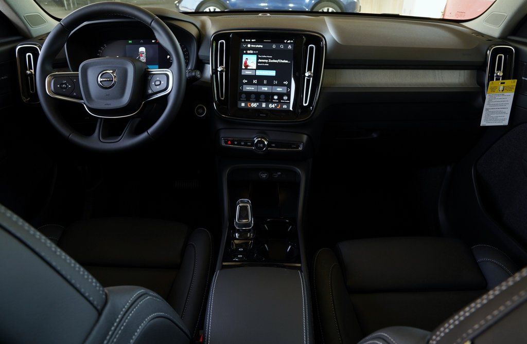 2026 Volvo XC40 Ultra - Photo 6