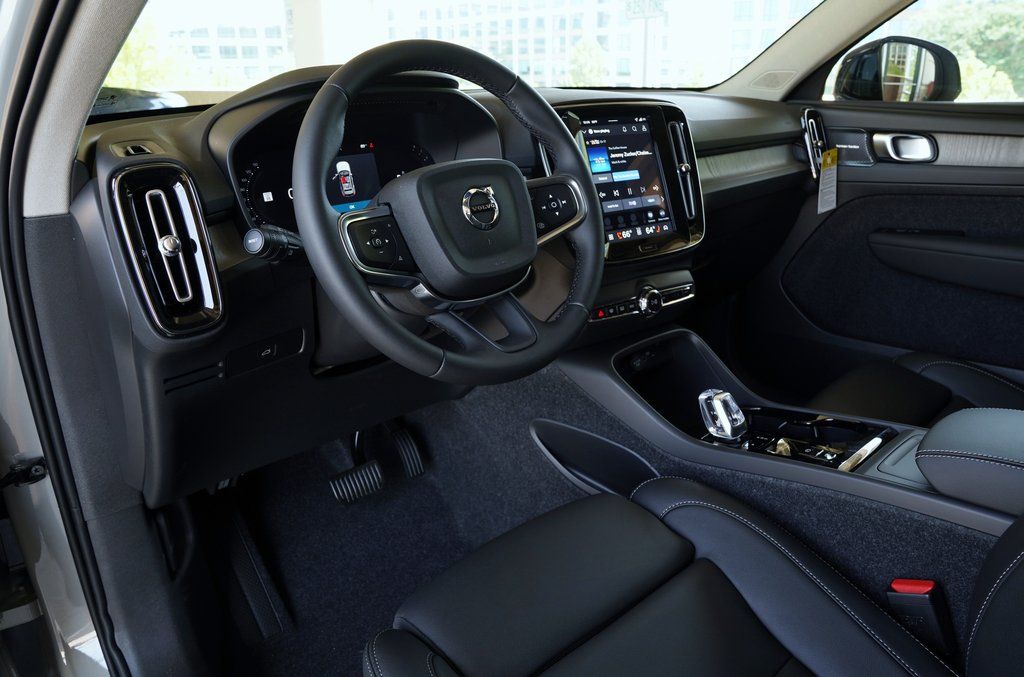 2026 Volvo XC40 Ultra - Photo 11