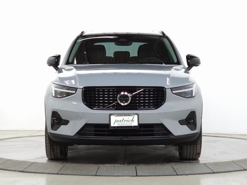 New 2026 Volvo XC40 B5 Ultra SUV