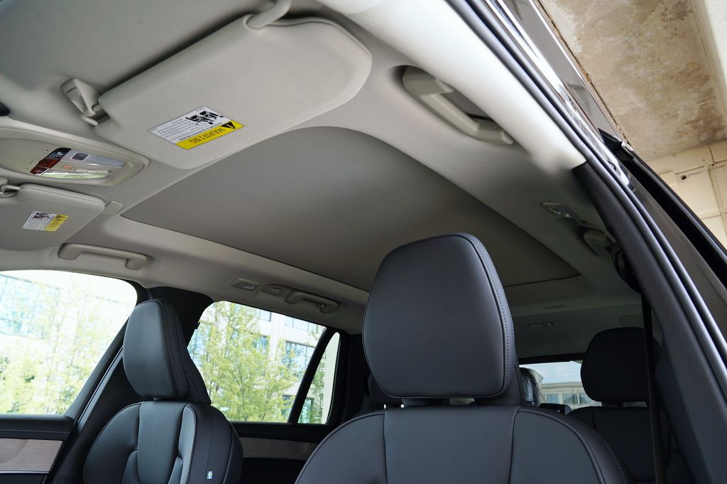 2026 Volvo XC90 Plus - Photo 10
