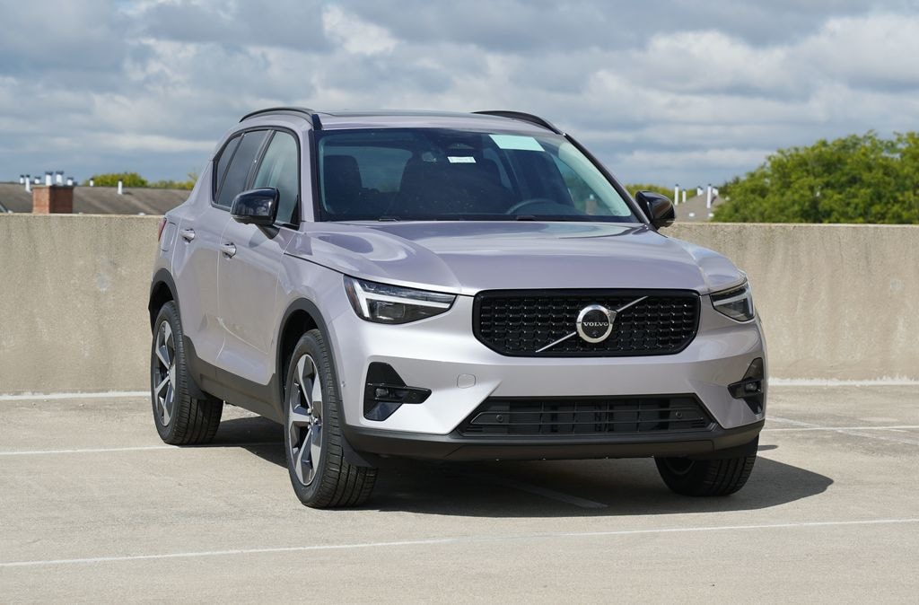 New 2026 Volvo XC40 B5 Plus SUV