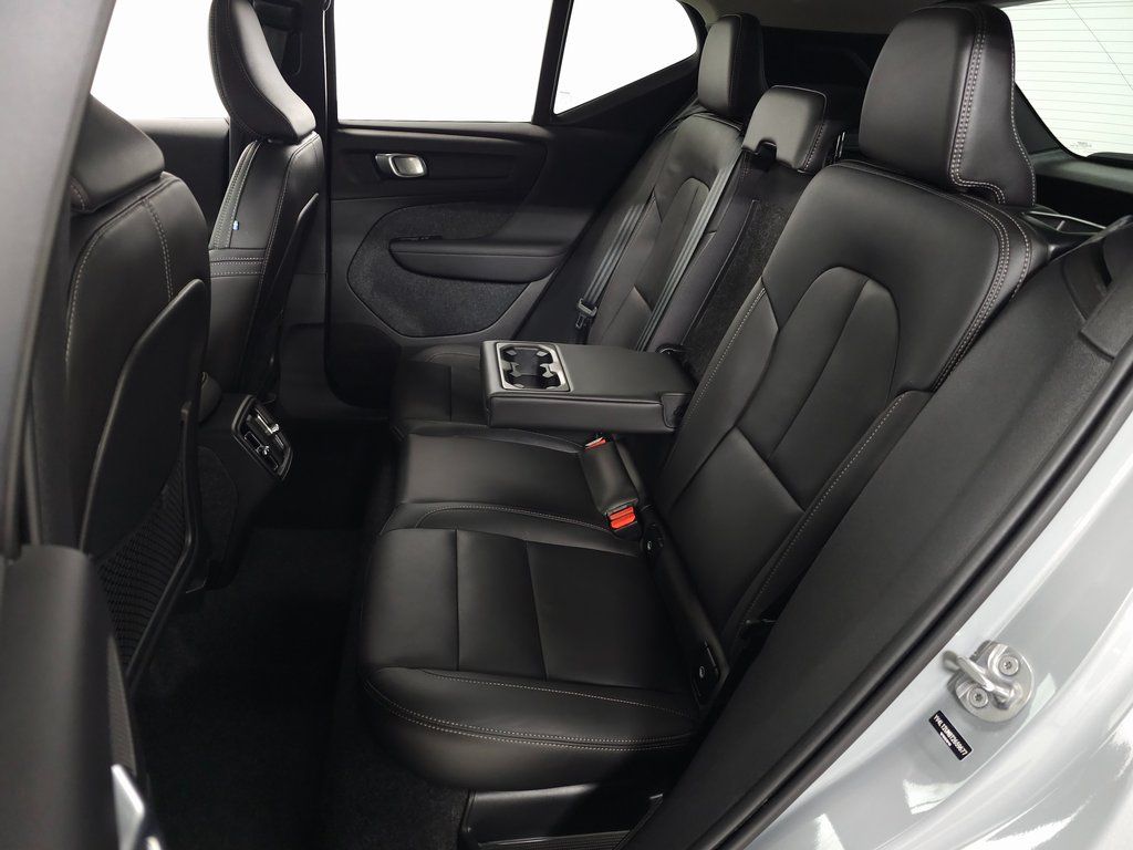2026 Volvo XC40 Ultra - Photo 26