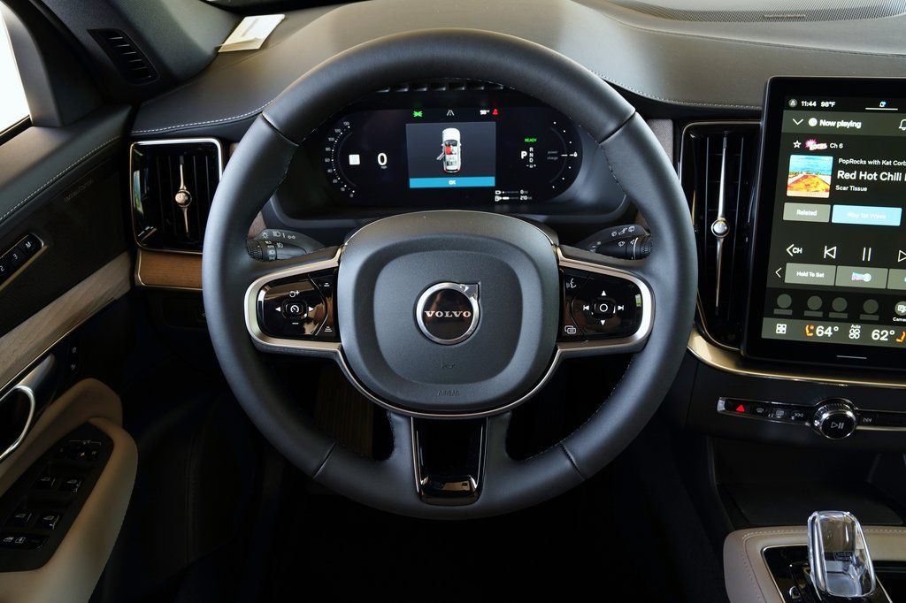 2026 Volvo XC90 Plus - Photo 13