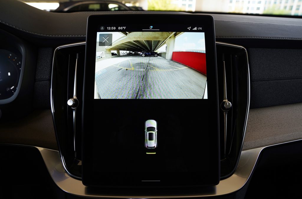 2026 Volvo XC90 Plus - Photo 20