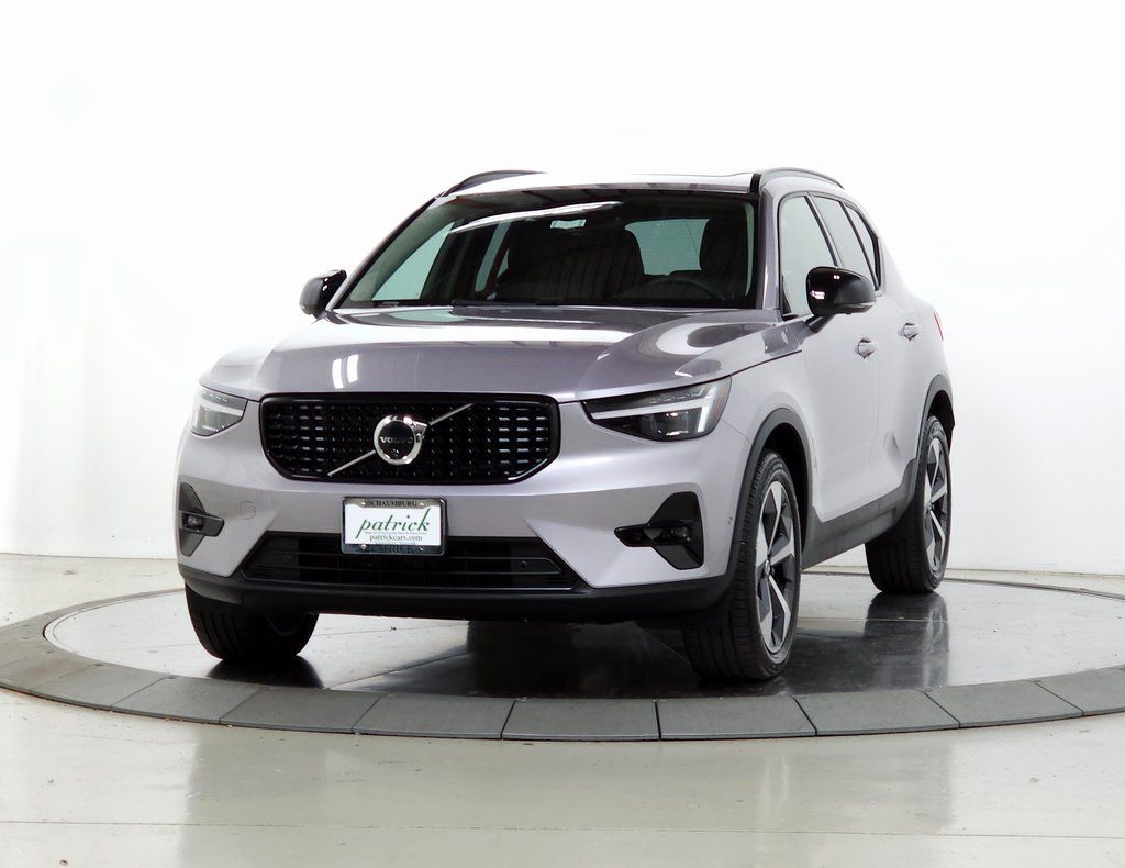 2026 Volvo XC40 Plus - Photo 3