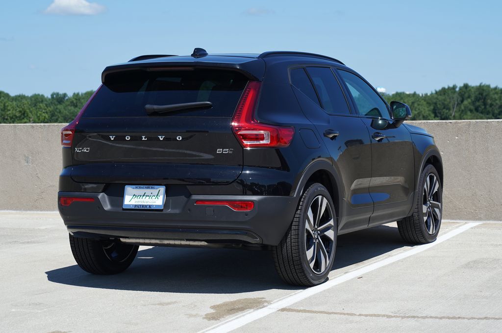 New 2026 Volvo XC40 B5 Plus SUV