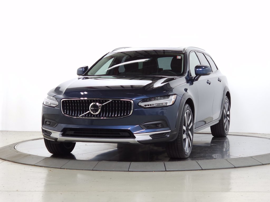 Certified 2025 Volvo V90 Cross Country B6 Wagon