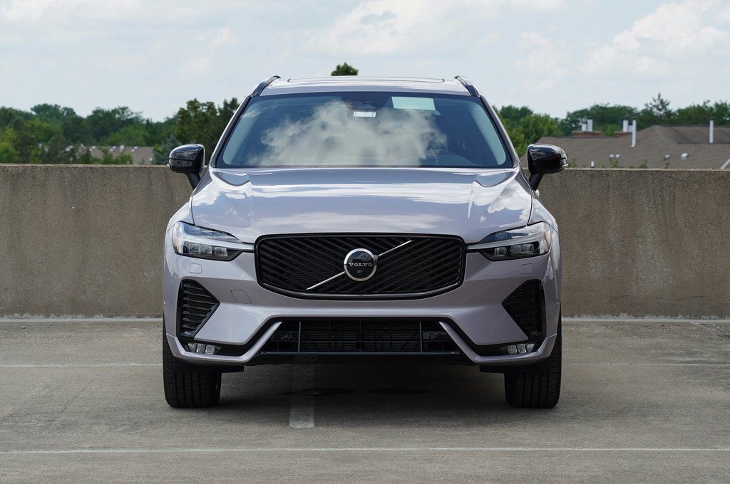 New 2026 Volvo XC60 B5 Plus SUV