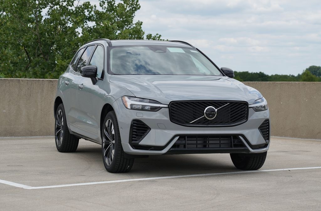 New 2026 Volvo XC60 plug-in hybrid T8 Plus SUV