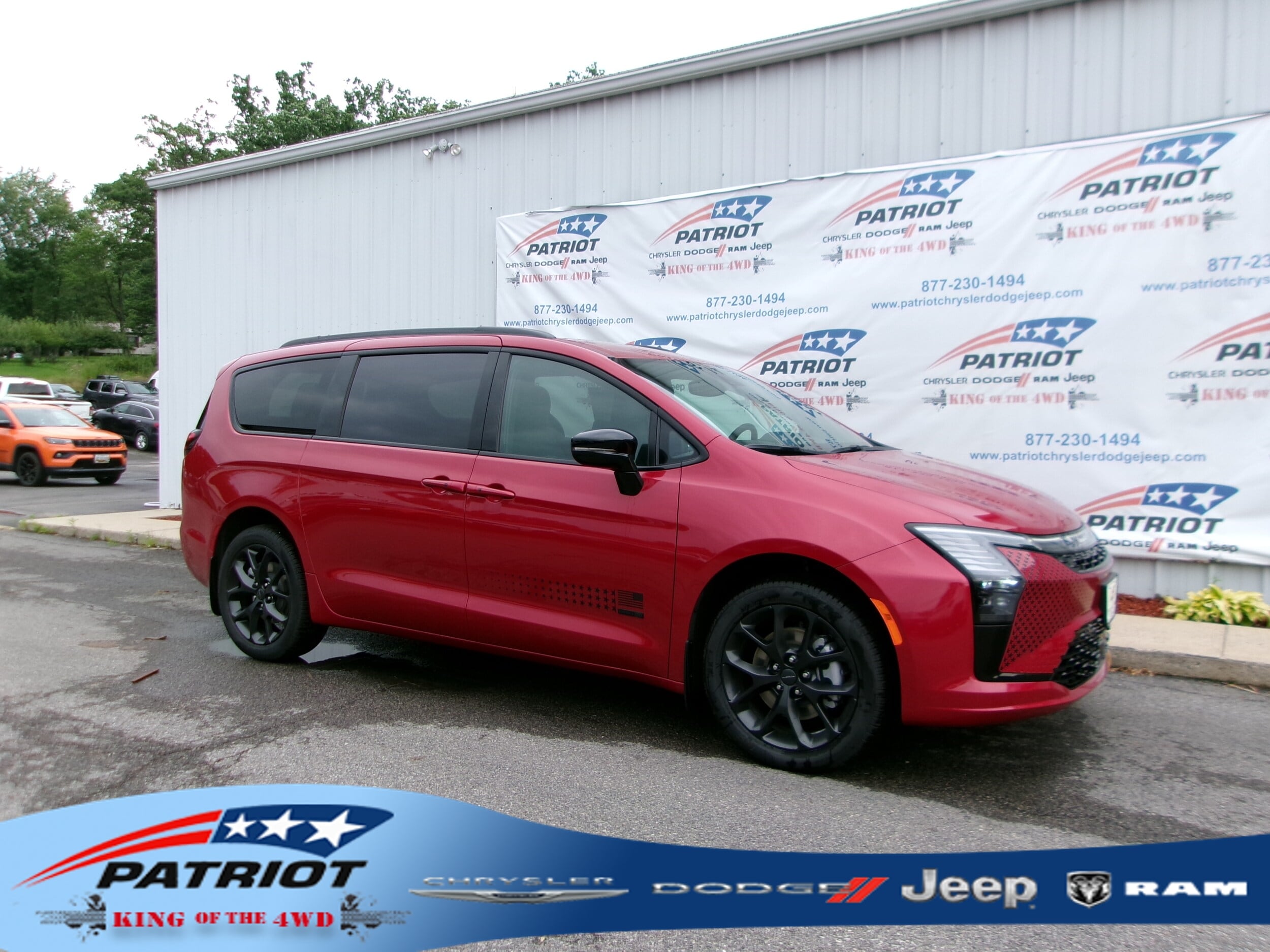 2027 Chrysler Pacifica Select