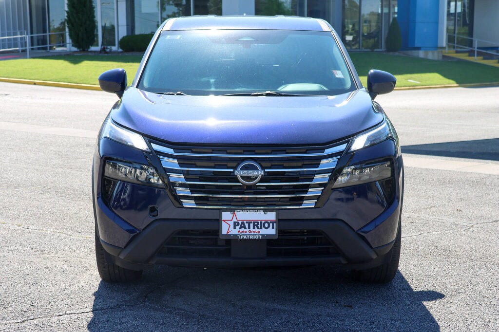 Used 2025 Nissan Rogue SV