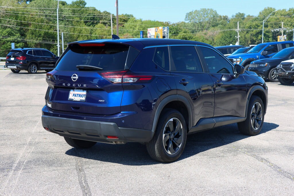 Used 2025 Nissan Rogue SV