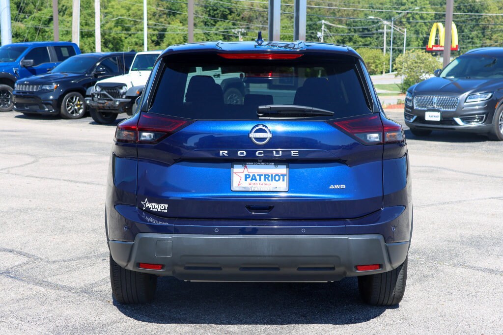 Used 2025 Nissan Rogue SV