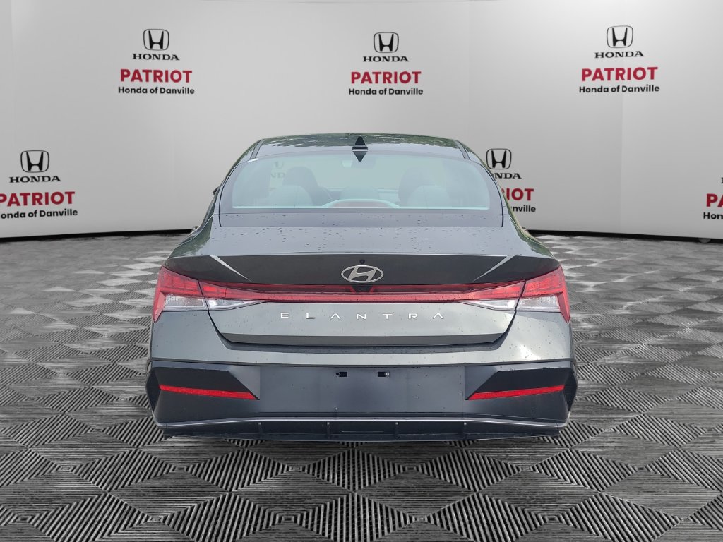 Used 2025 Hyundai Elantra SEL Convenience Sedan