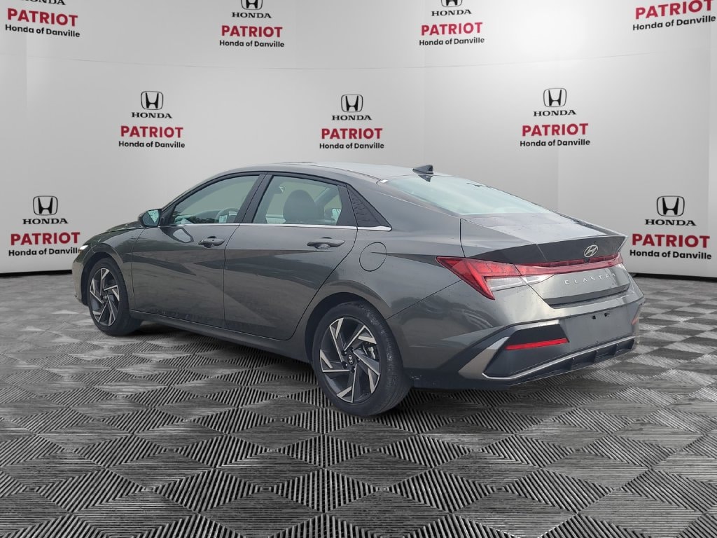 Used 2025 Hyundai Elantra SEL Convenience Sedan