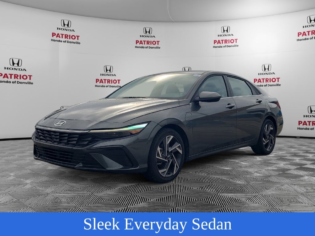 Used 2025 Hyundai Elantra SEL Convenience Sedan