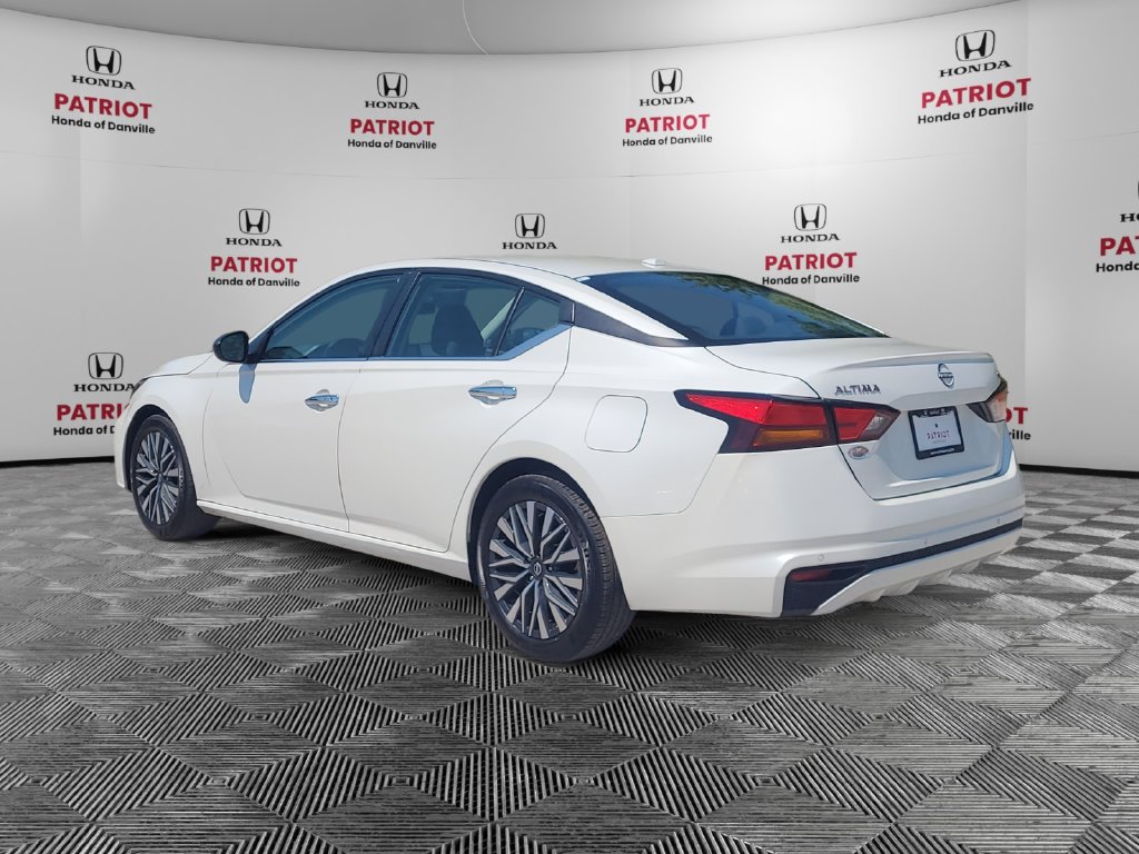 Used 2024 Nissan Altima 2.5 SV Sedan