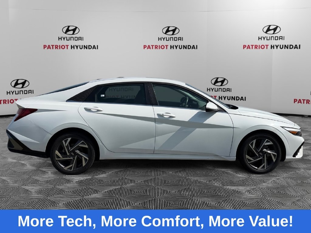 Used 2025 Hyundai Elantra SEL Convenience Sedan