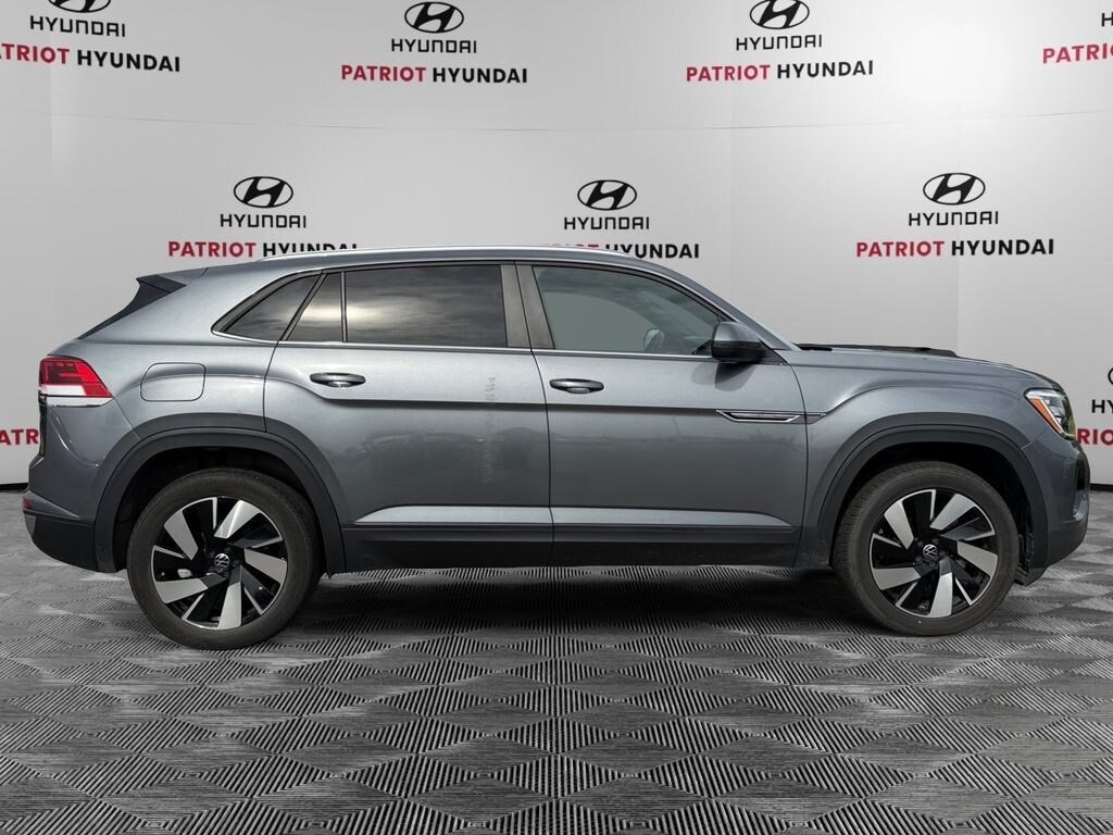 Used 2024 Volkswagen Atlas Cross Sport 2.0T SE w/Technology SUV