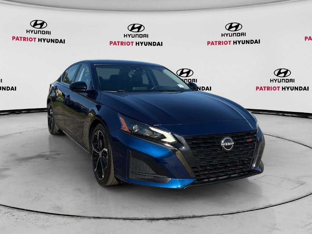 2023 Nissan Altima SR