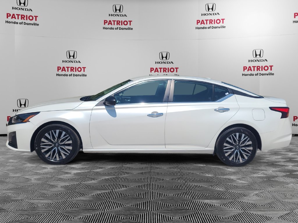 Used 2024 Nissan Altima SV with VIN 1N4BL4DV3RN413677 for sale in Danville, IL