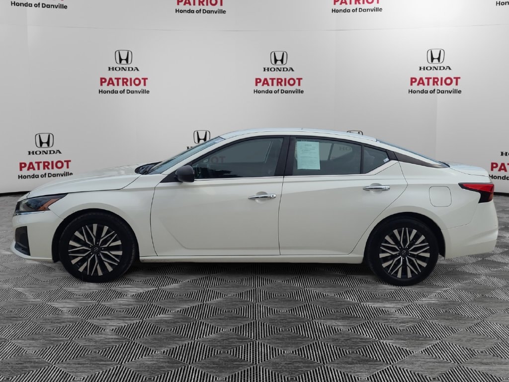 Used 2024 Nissan Altima SV with VIN 1N4BL4DV7RN386631 for sale in Danville, IL