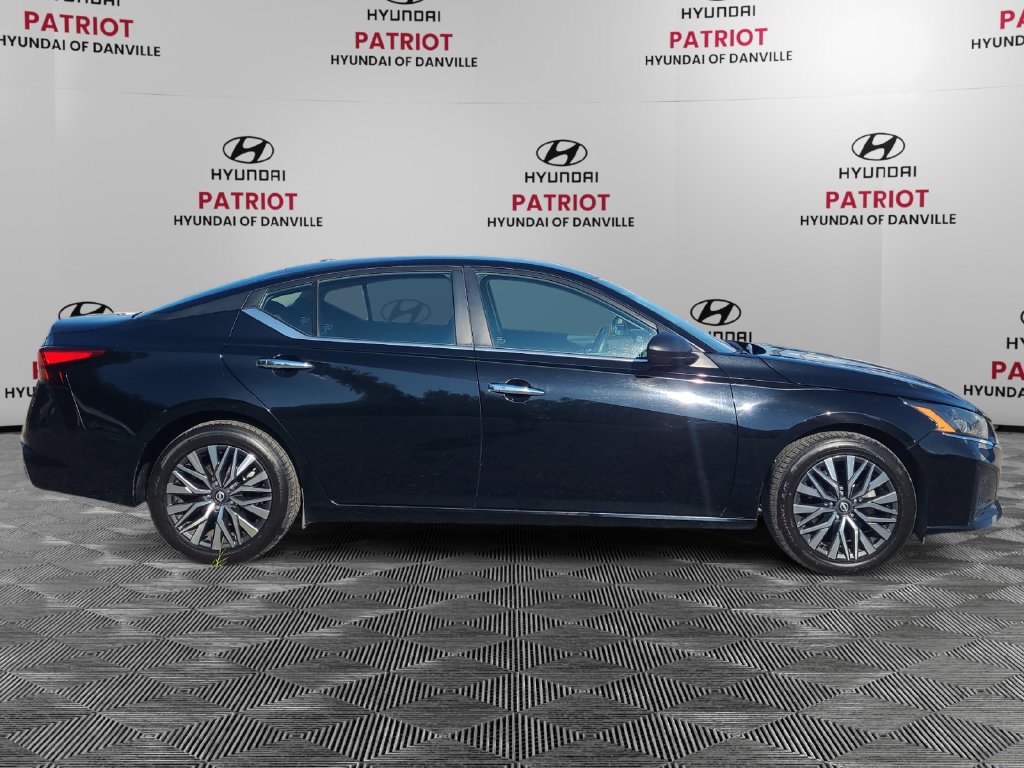Used 2024 Nissan Altima SV with VIN 1N4BL4DV2RN377741 for sale in Danville, IL