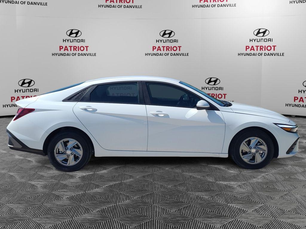 New 2026 Hyundai Elantra SE Sedan