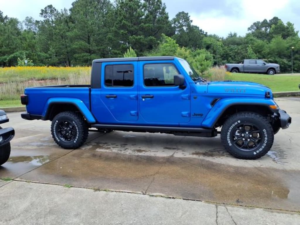 New 2026 Jeep Gladiator WILLYS 4X4 Pickup