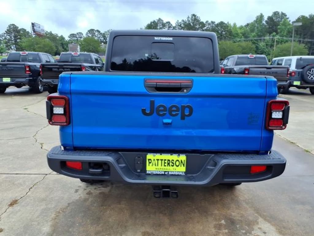 New 2026 Jeep Gladiator WILLYS 4X4 Pickup