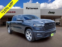 2026 Ram 1500 EXPRESS CREW CAB 4X2 5'7 BOX Pickup