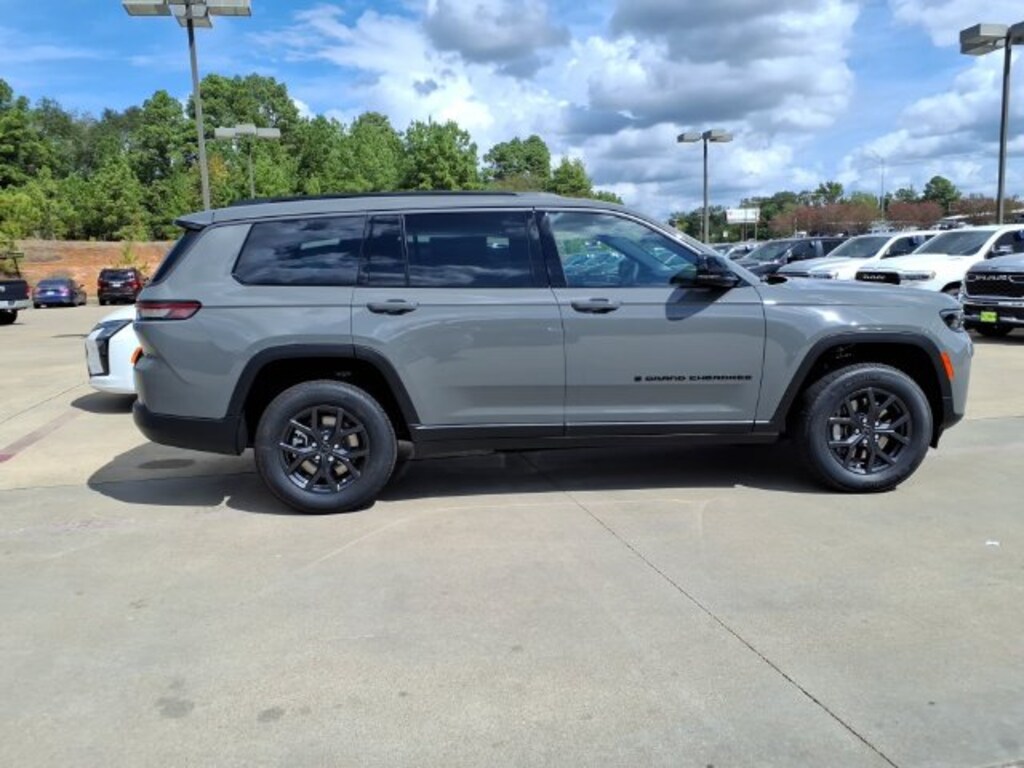 New 2027 Jeep Grand Cherokee L LAREDO ALTITUDE 4X4 Sport Utility