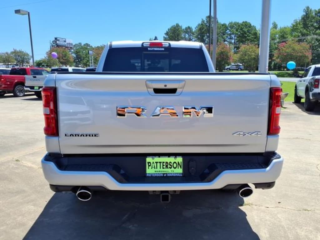 New 2026 Ram 1500 LARAMIE CREW CAB 4X4 5'7 BOX Pickup