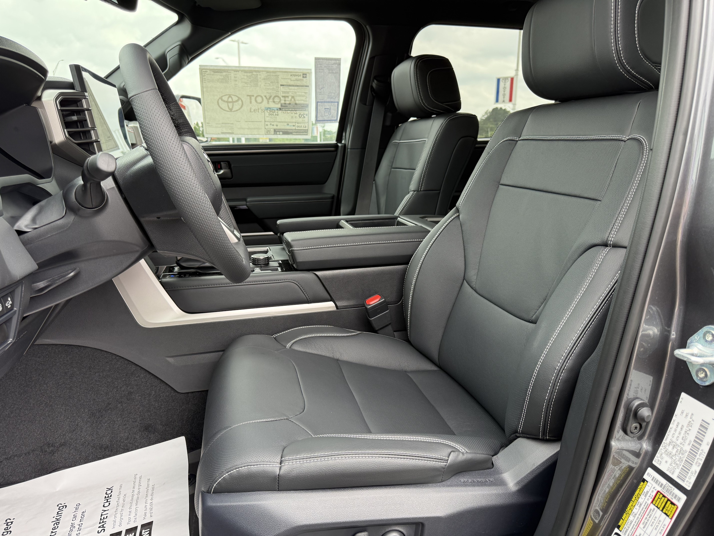 2026 Toyota Tundra Limited - Photo 12