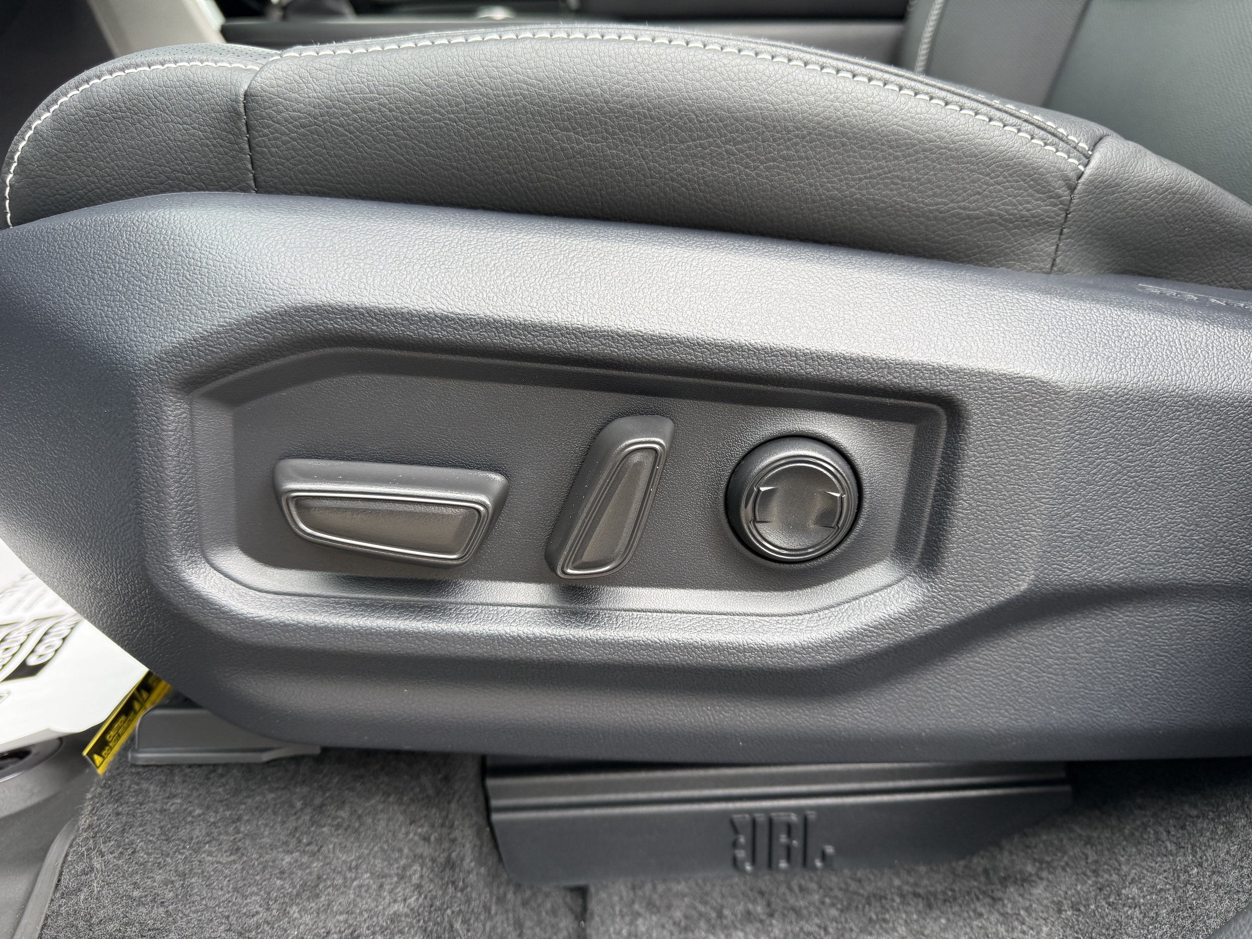 2026 Toyota Tundra Limited - Photo 13