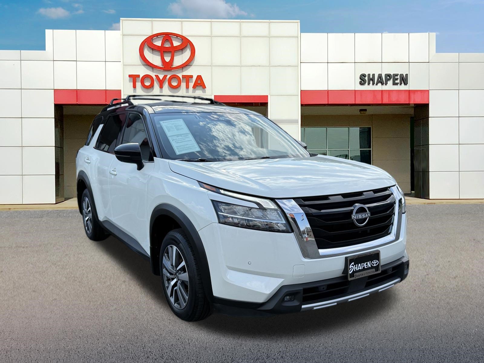 2024 Nissan Pathfinder SL