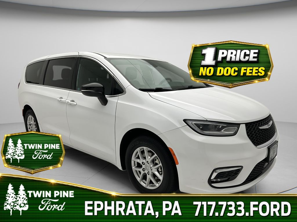 2025 Chrysler Pacifica Select
