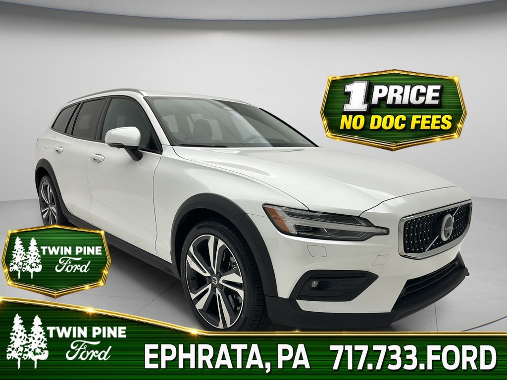 2025 Volvo V60 Cross Country Plus