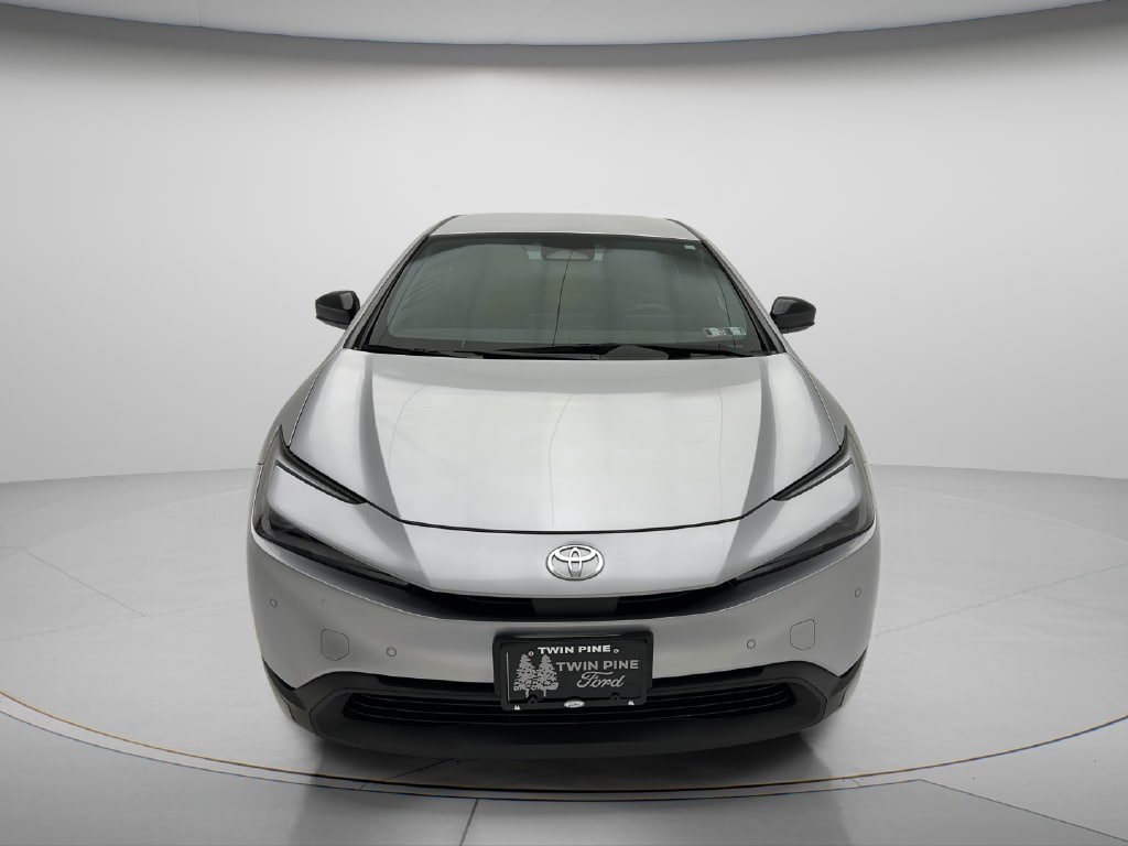 Used 2025 Toyota Prius LE Hatchback