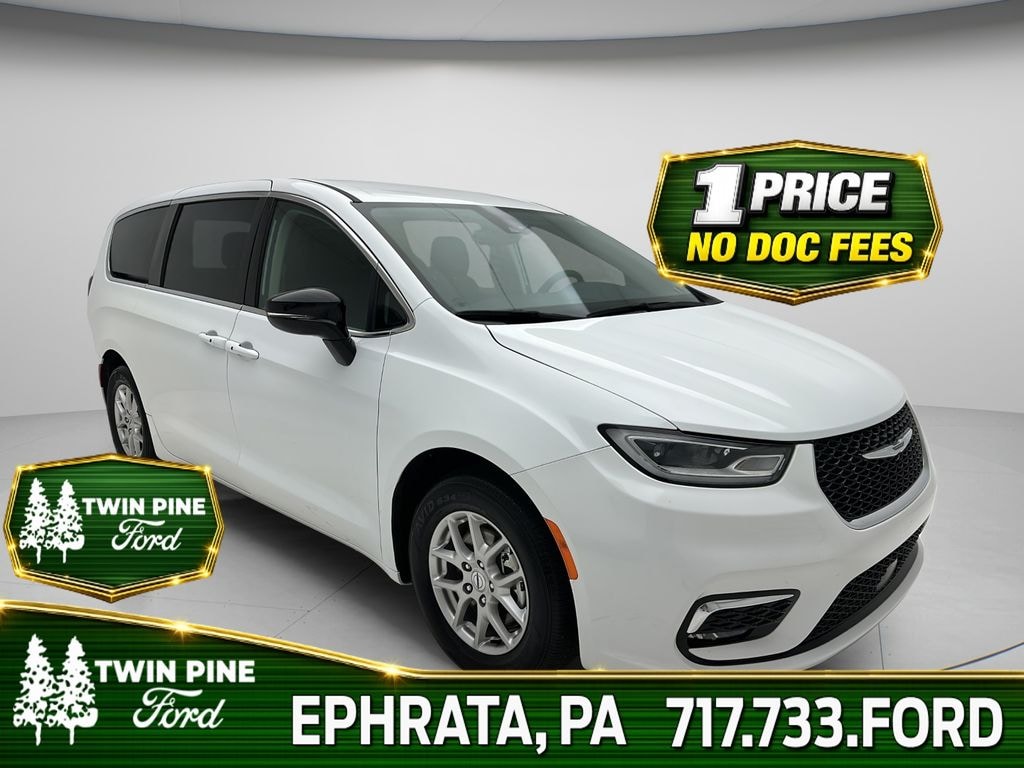 Used 2024 Chrysler Pacifica Touring L Minivan/Van