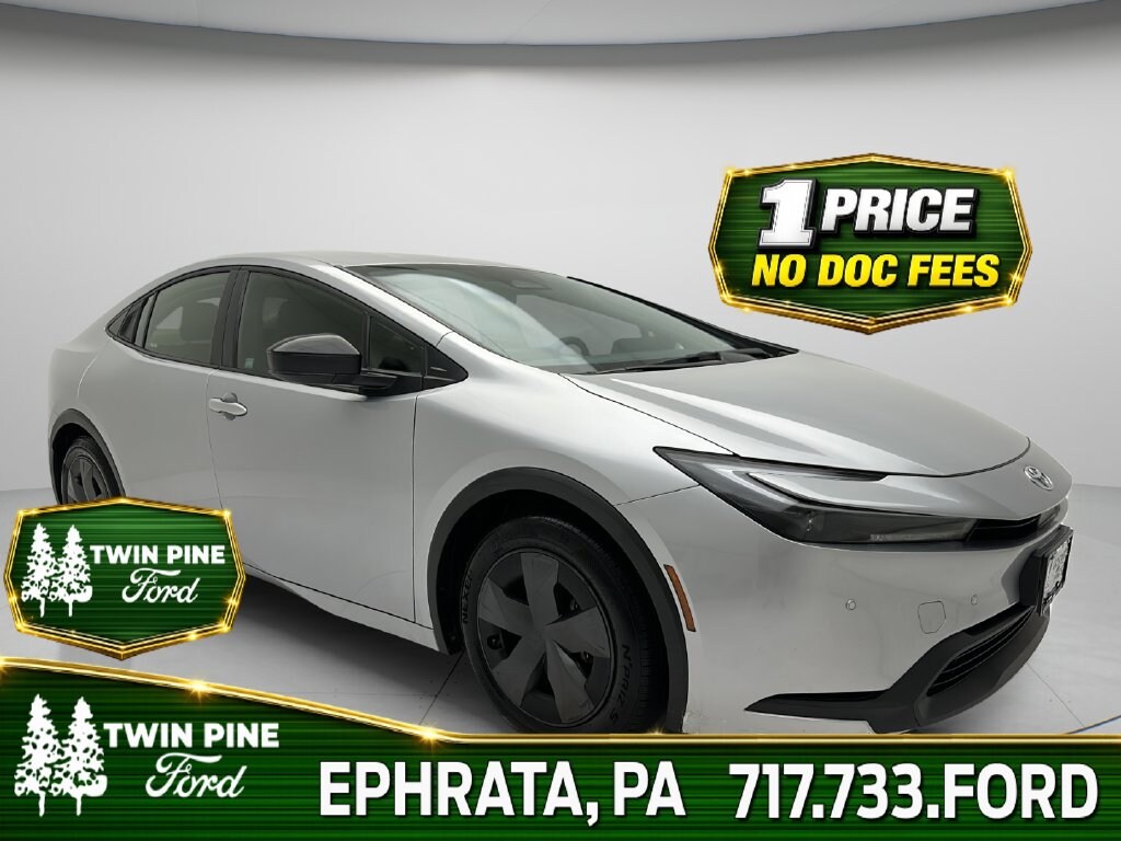 Used 2025 Toyota Prius LE Hatchback