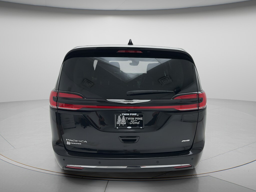 Used 2023 Chrysler Pacifica Touring L Minivan/Van
