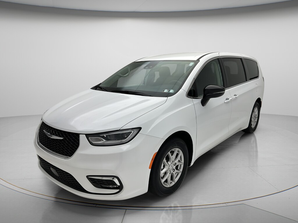 Used 2024 Chrysler Pacifica Touring L Minivan/Van