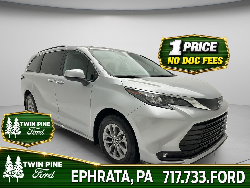 2025 Toyota Sienna XLE