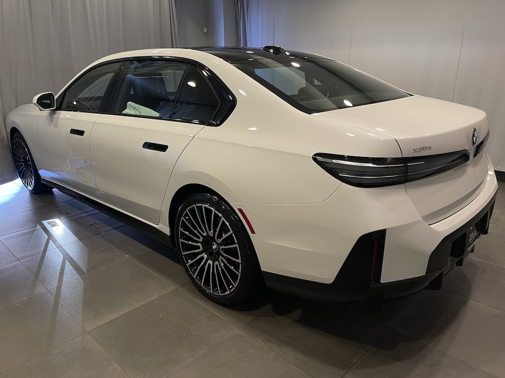 New 2027 BMW 740i xDrive Sedan