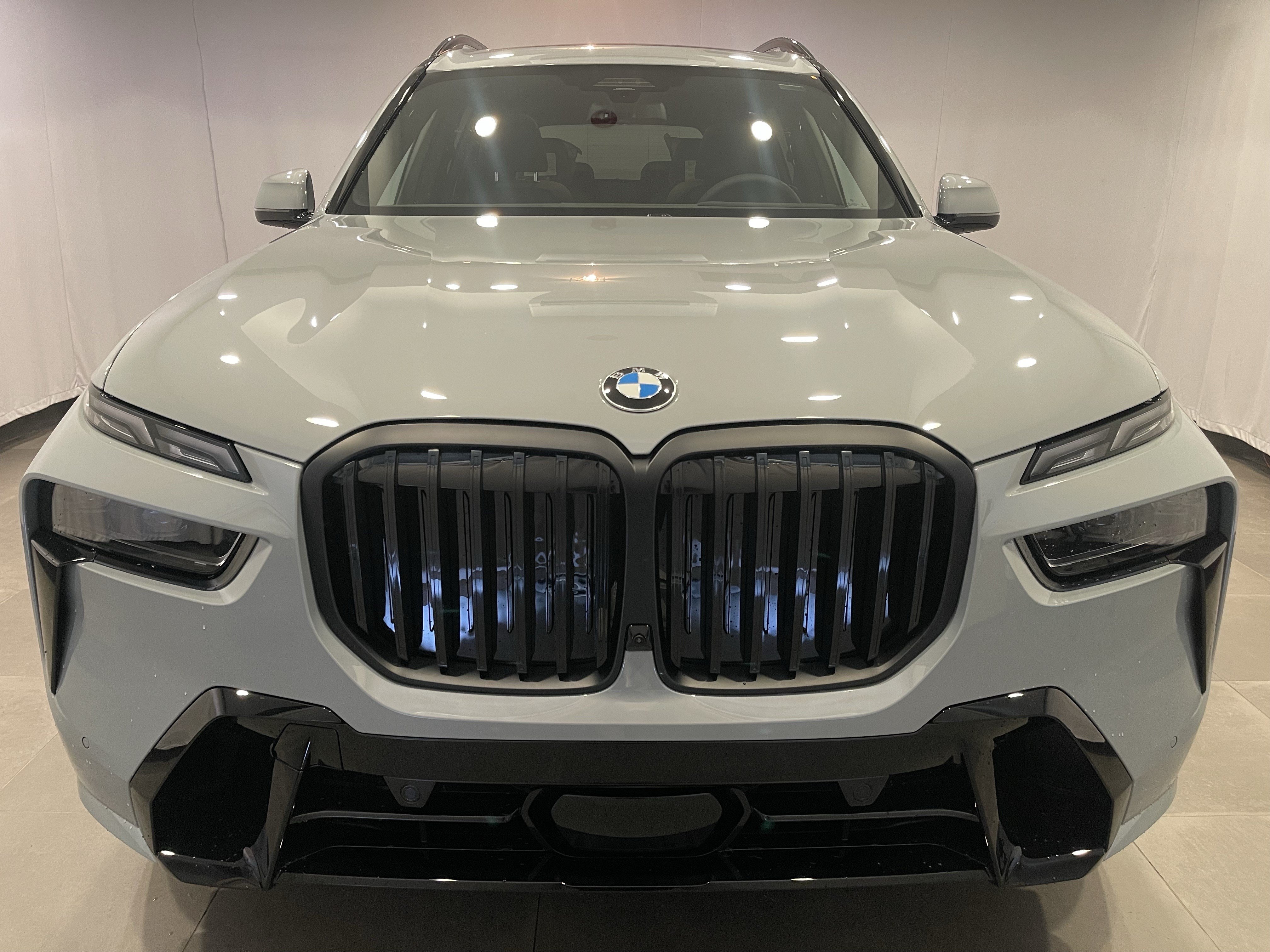 New 2027 BMW X7 xDrive40i SUV