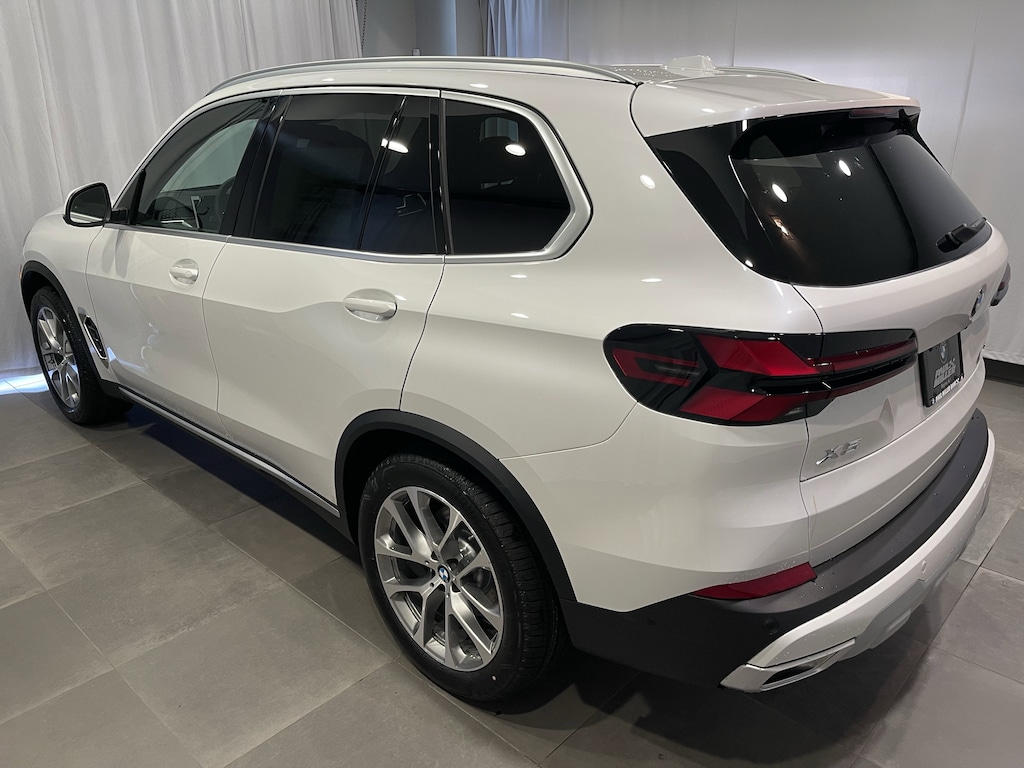 New 2026 BMW X5 xDrive40i SUV