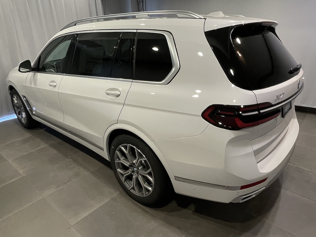 New 2027 BMW X7 xDrive40i SUV