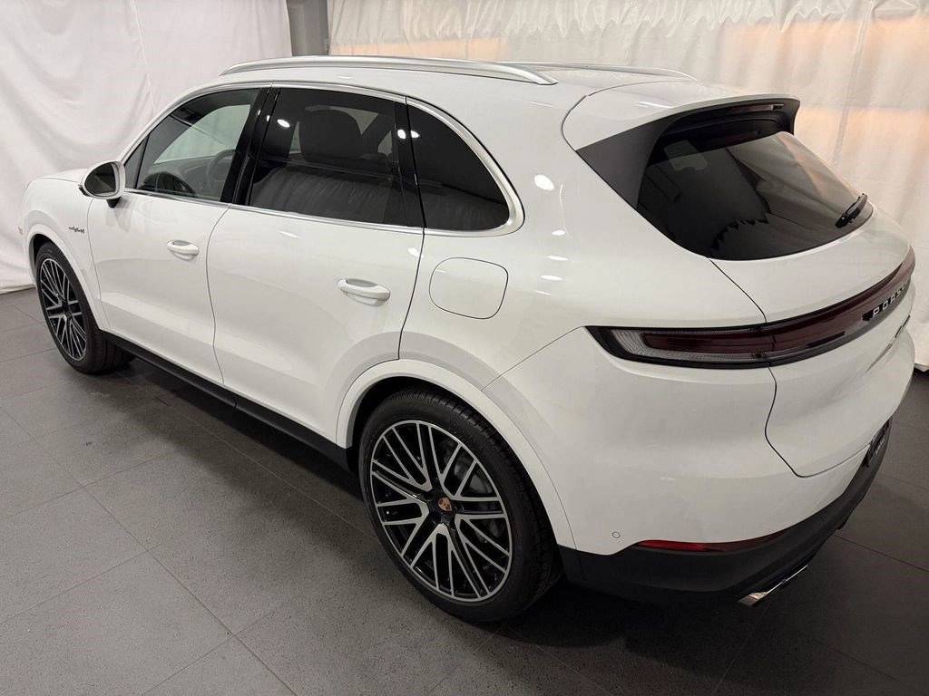 2026 Porsche Cayenne E-Hybrid - Photo 3